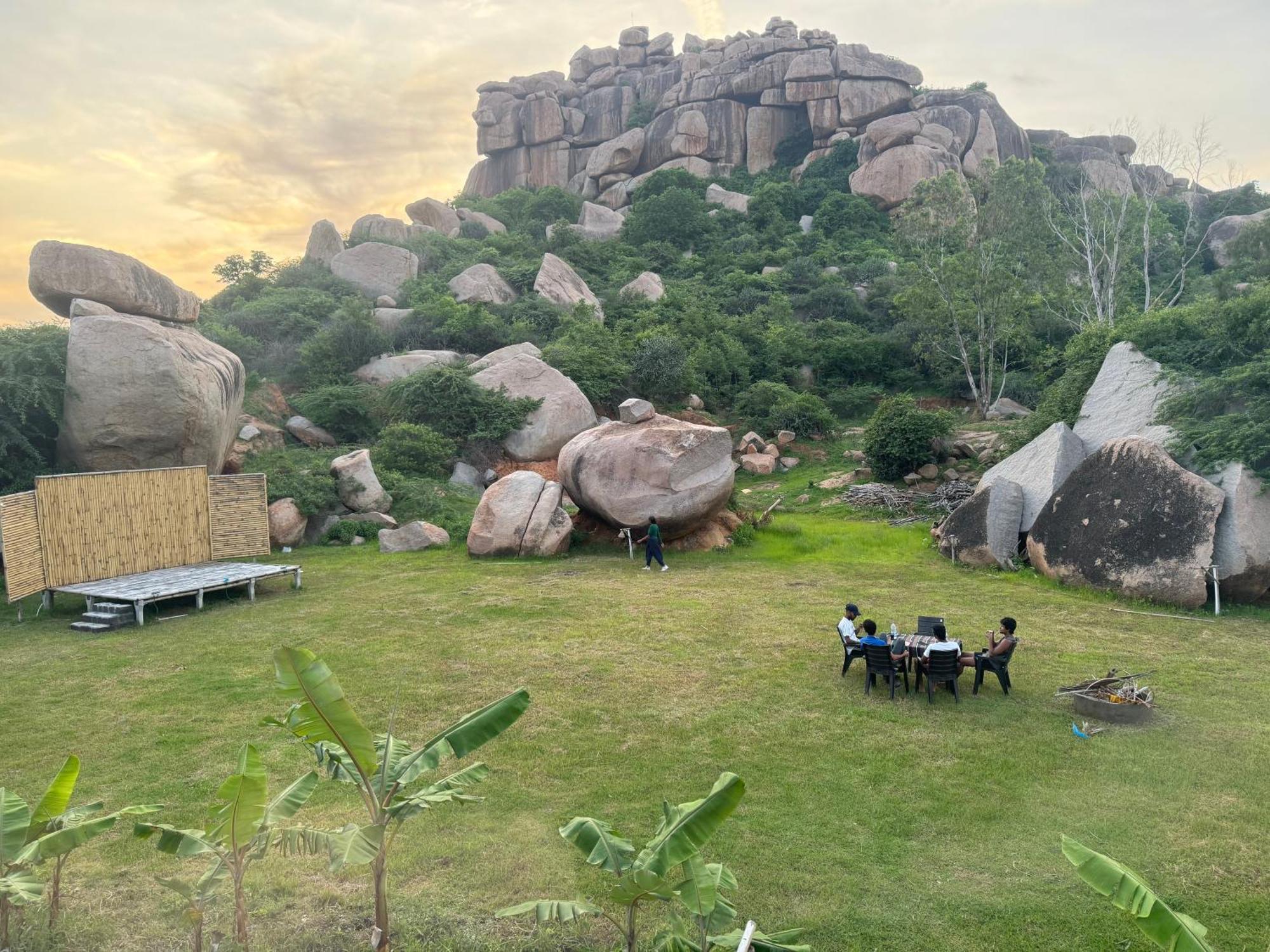 Hill Stone View Hampi Hotel Luaran gambar